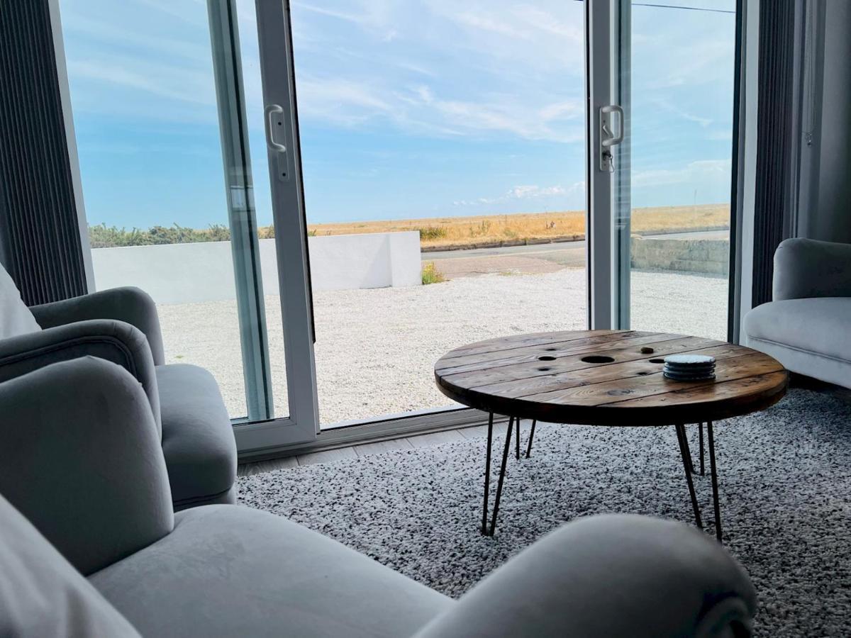 Pass The Keys Fabulous Beach Front Holiday Location Lydd Bagian luar foto