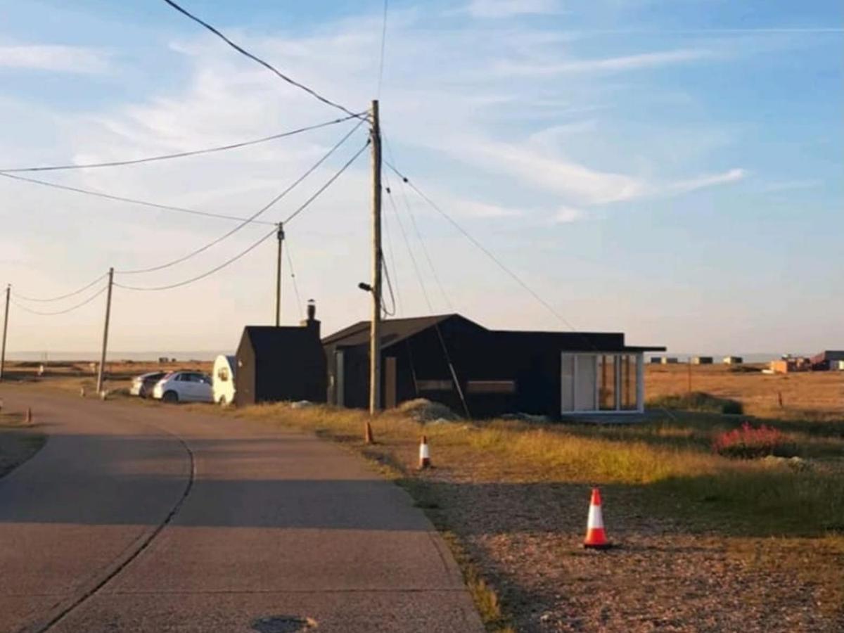 Pass The Keys Fabulous Beach Front Holiday Location Lydd Bagian luar foto