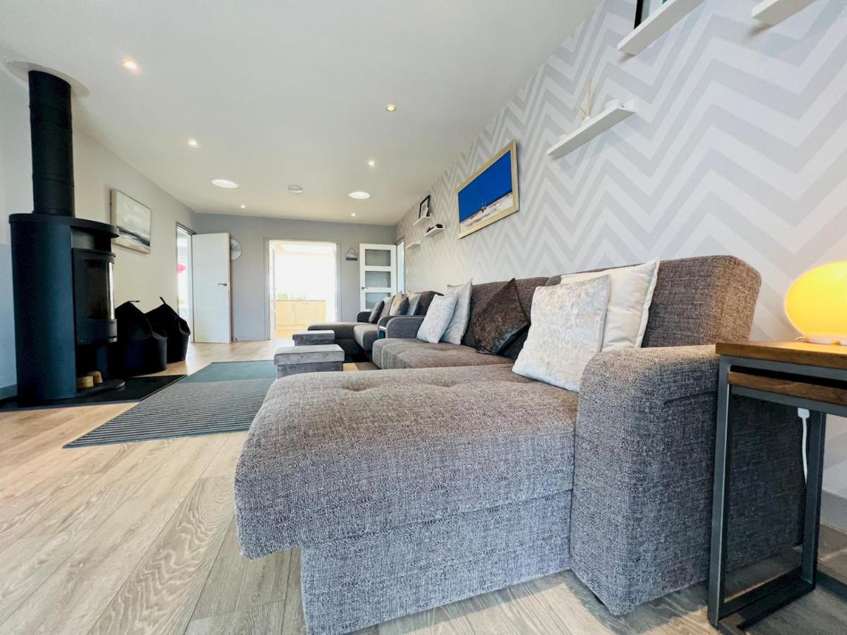 Pass The Keys Fabulous Beach Front Holiday Location Lydd Bagian luar foto