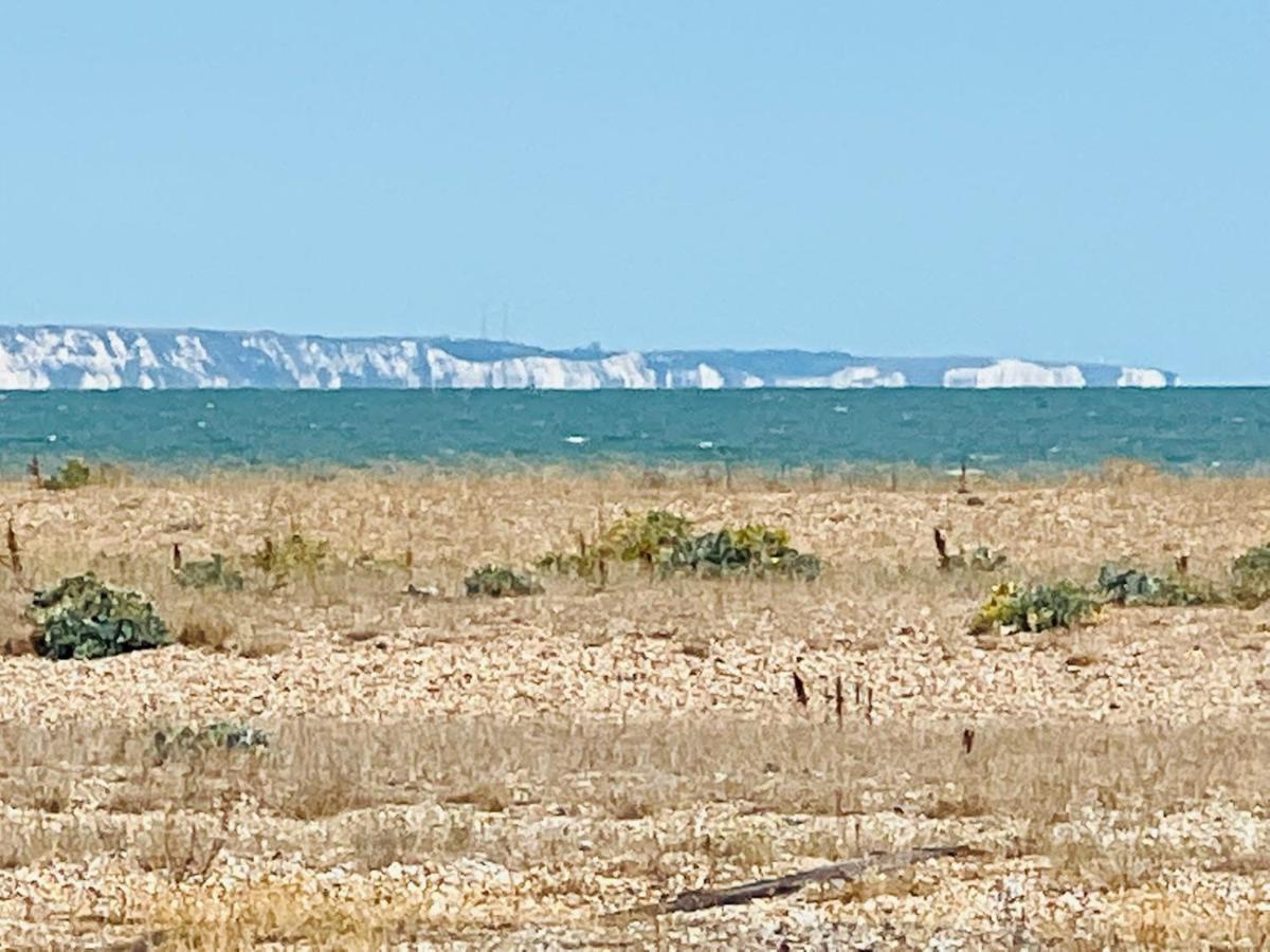 Pass The Keys Fabulous Beach Front Holiday Location Lydd Bagian luar foto