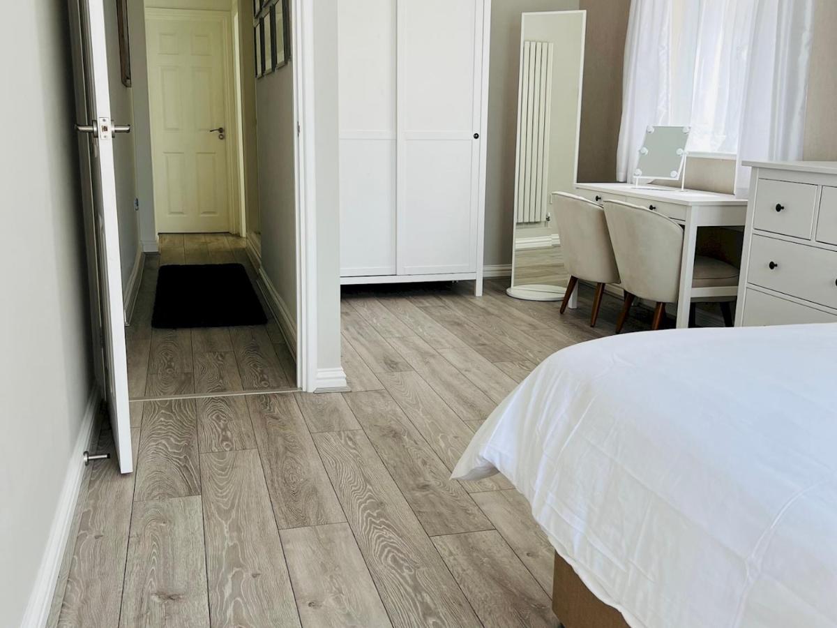 Pass The Keys Fabulous Beach Front Holiday Location Lydd Bagian luar foto