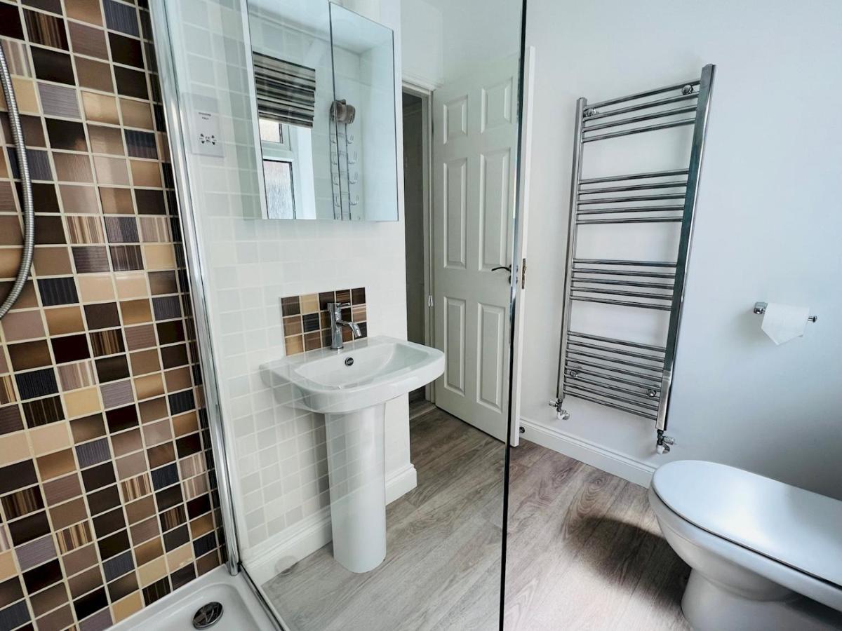 Pass The Keys Fabulous Beach Front Holiday Location Lydd Bagian luar foto