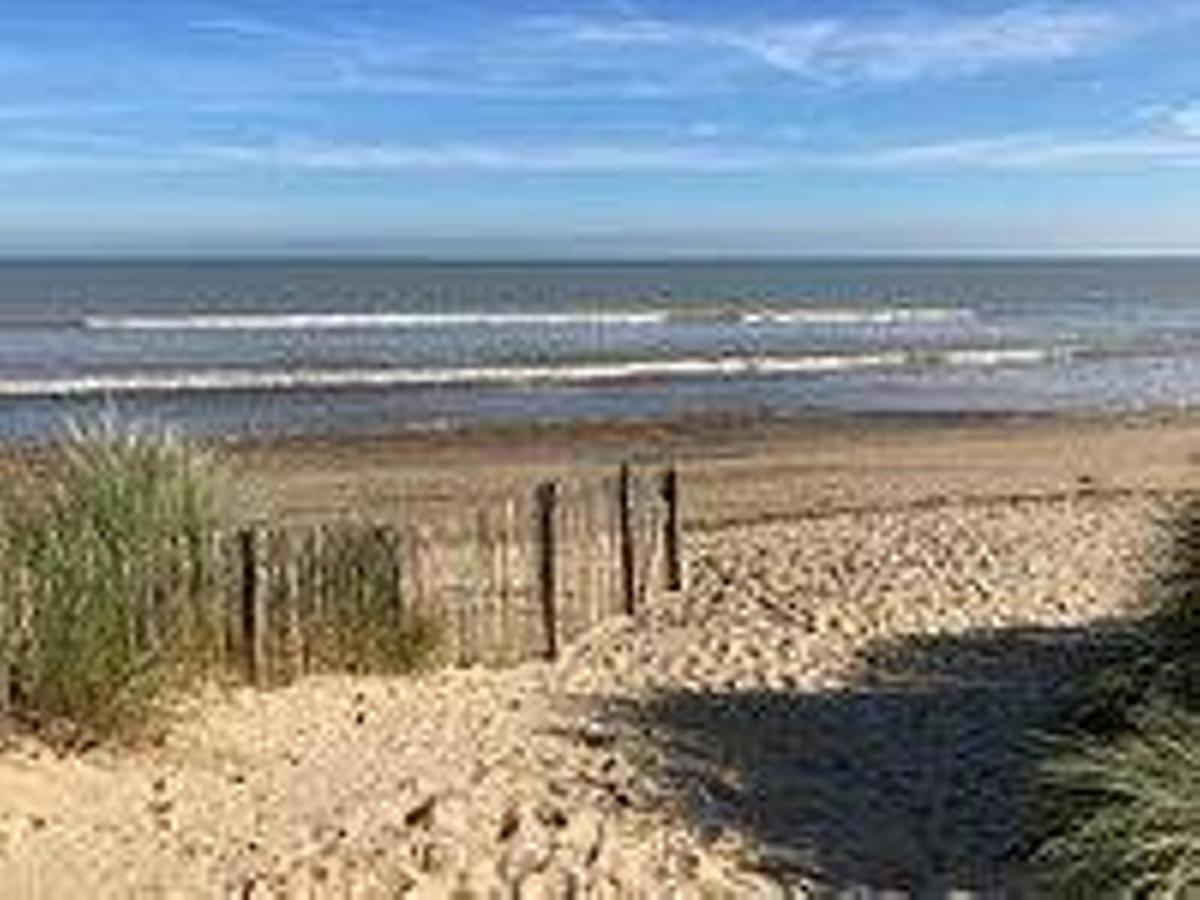 Pass The Keys Fabulous Beach Front Holiday Location Lydd Bagian luar foto
