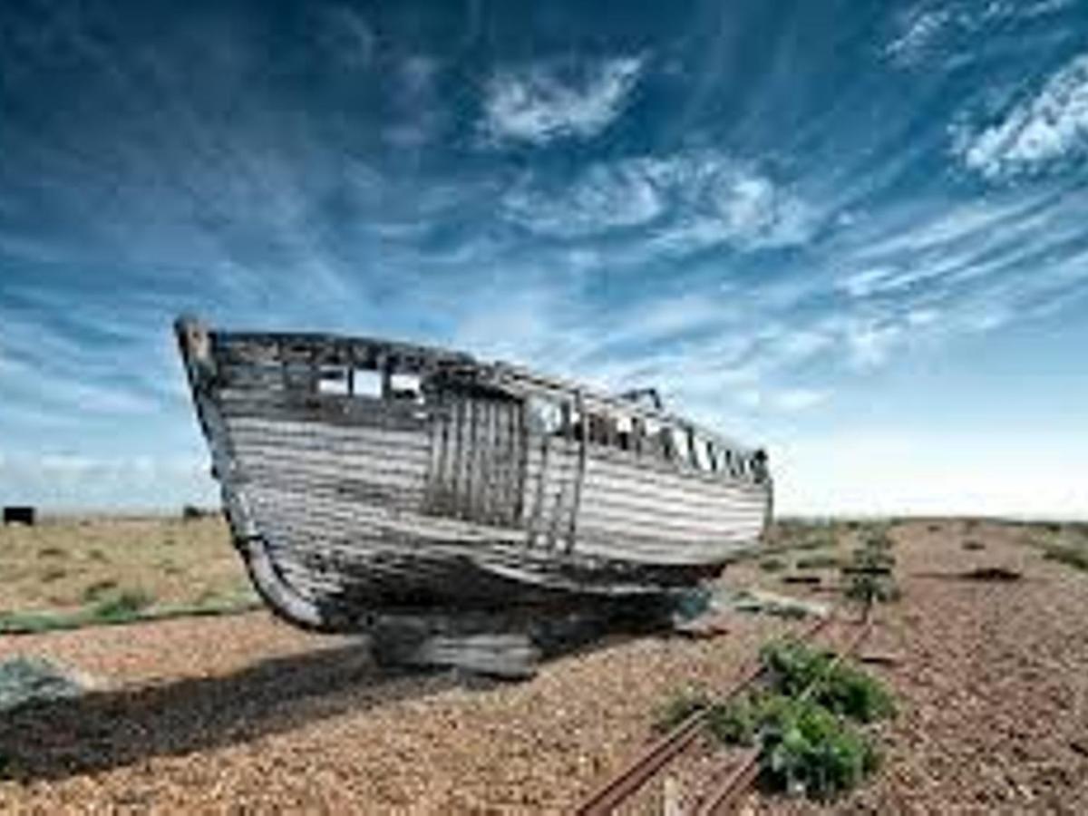 Pass The Keys Fabulous Beach Front Holiday Location Lydd Bagian luar foto