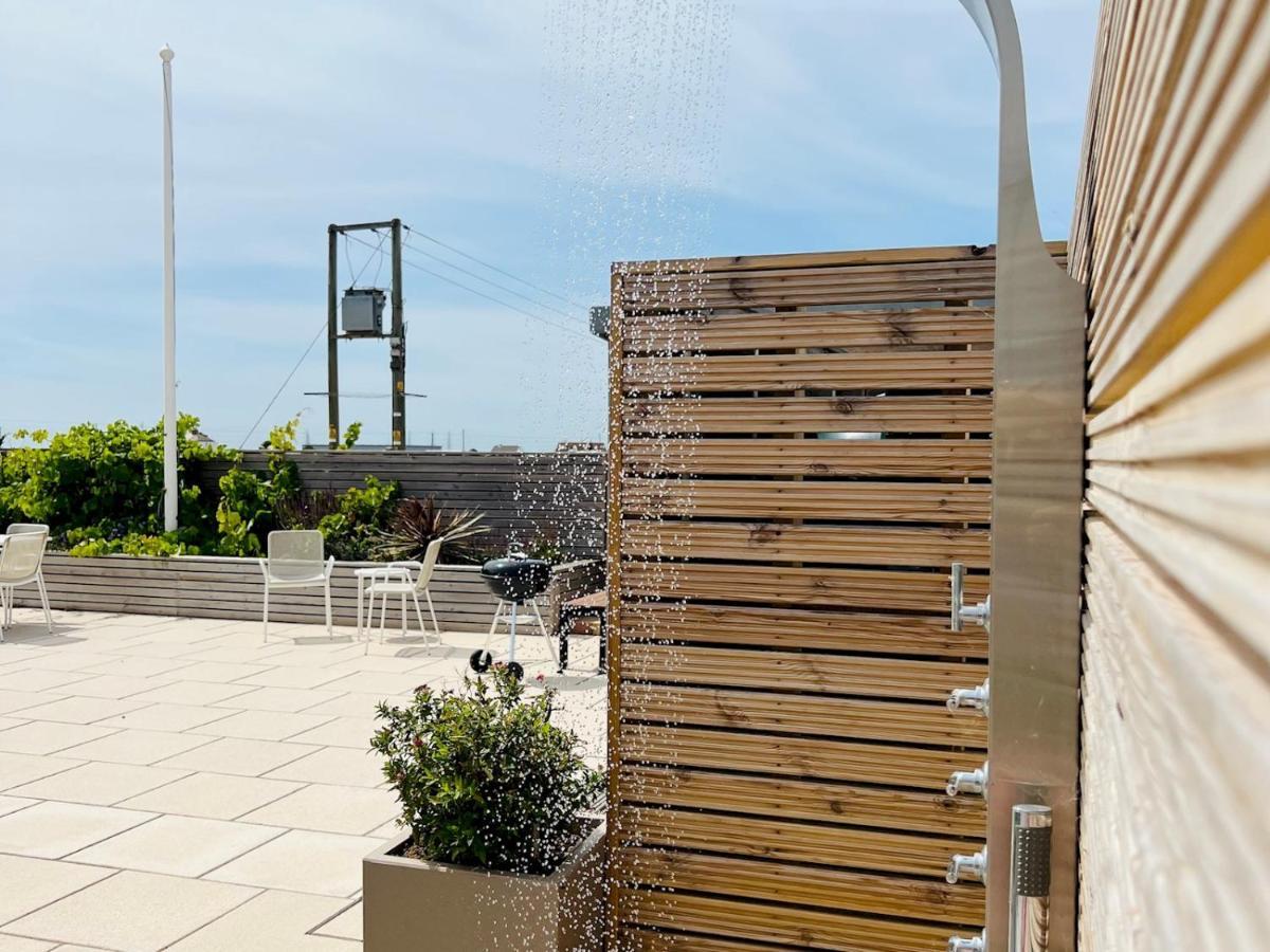 Pass The Keys Fabulous Beach Front Holiday Location Lydd Bagian luar foto